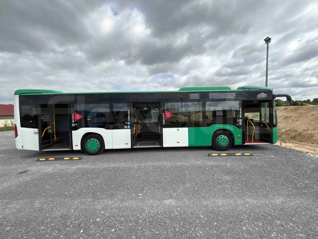 Mercedes-Benz Citaro - right side doors open