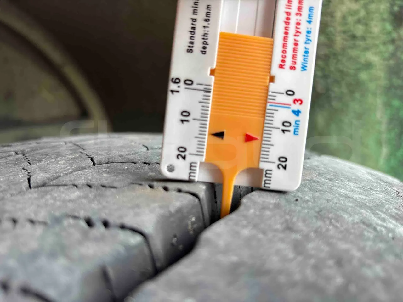 Mercedes-Benz Citaro - rear left tire photo