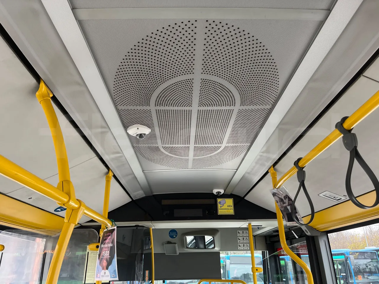 Mercedes-Benz O 530 5303/P - Euro 5 - 210 kW - 11.950 mt - camera accessories photo