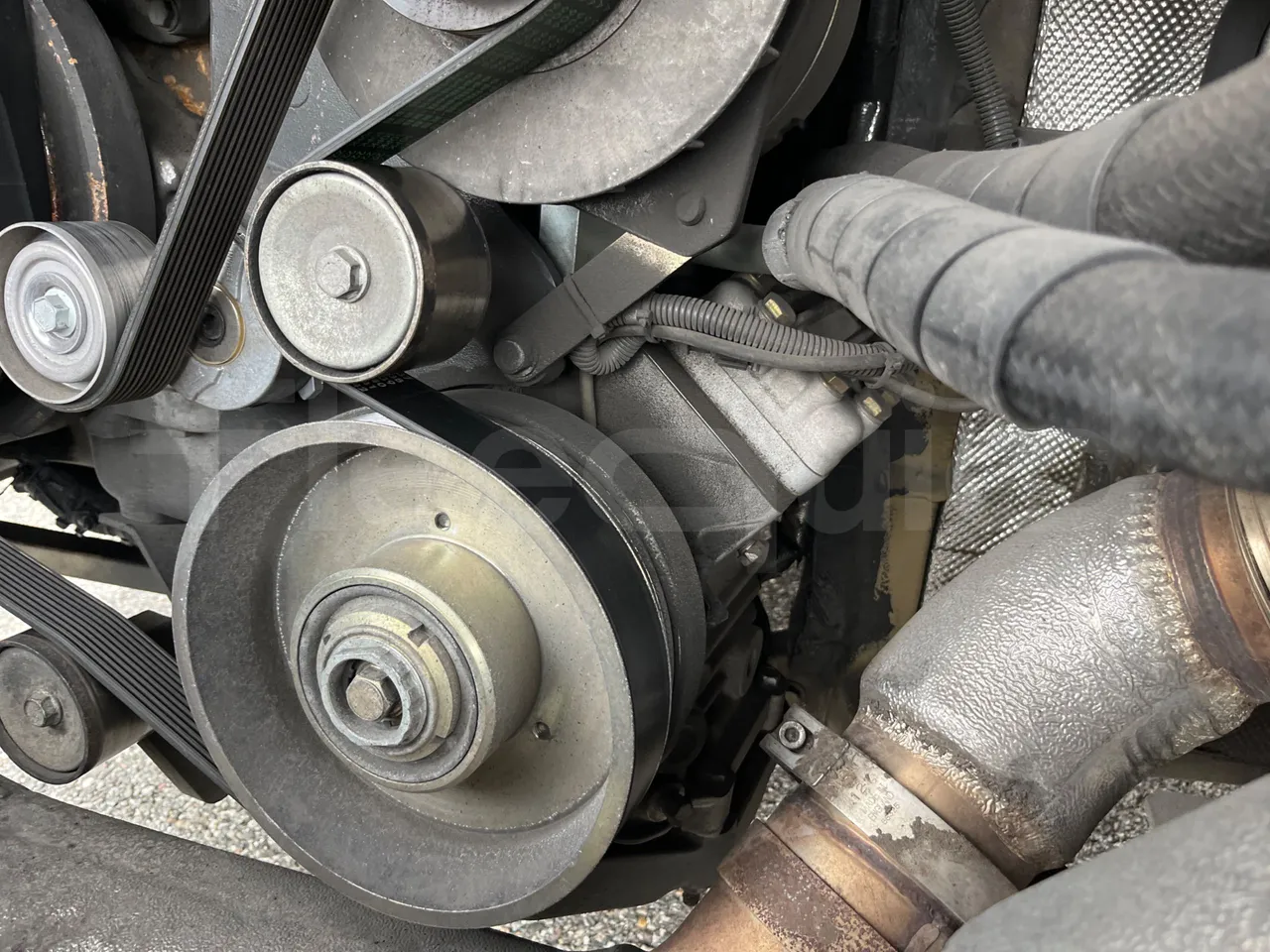 Mercedes-Benz O 530 5303/P - Euro 5 - 210 kW - 11.950 mt - air conditioning compressor