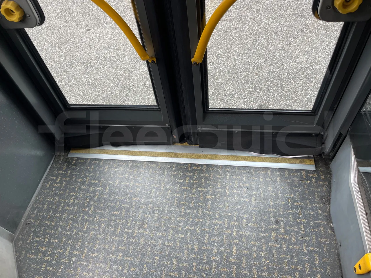 Mercedes-Benz O 530 5303/P - Euro 5 - 210 kW - 11.950 mt - door mechanism photo