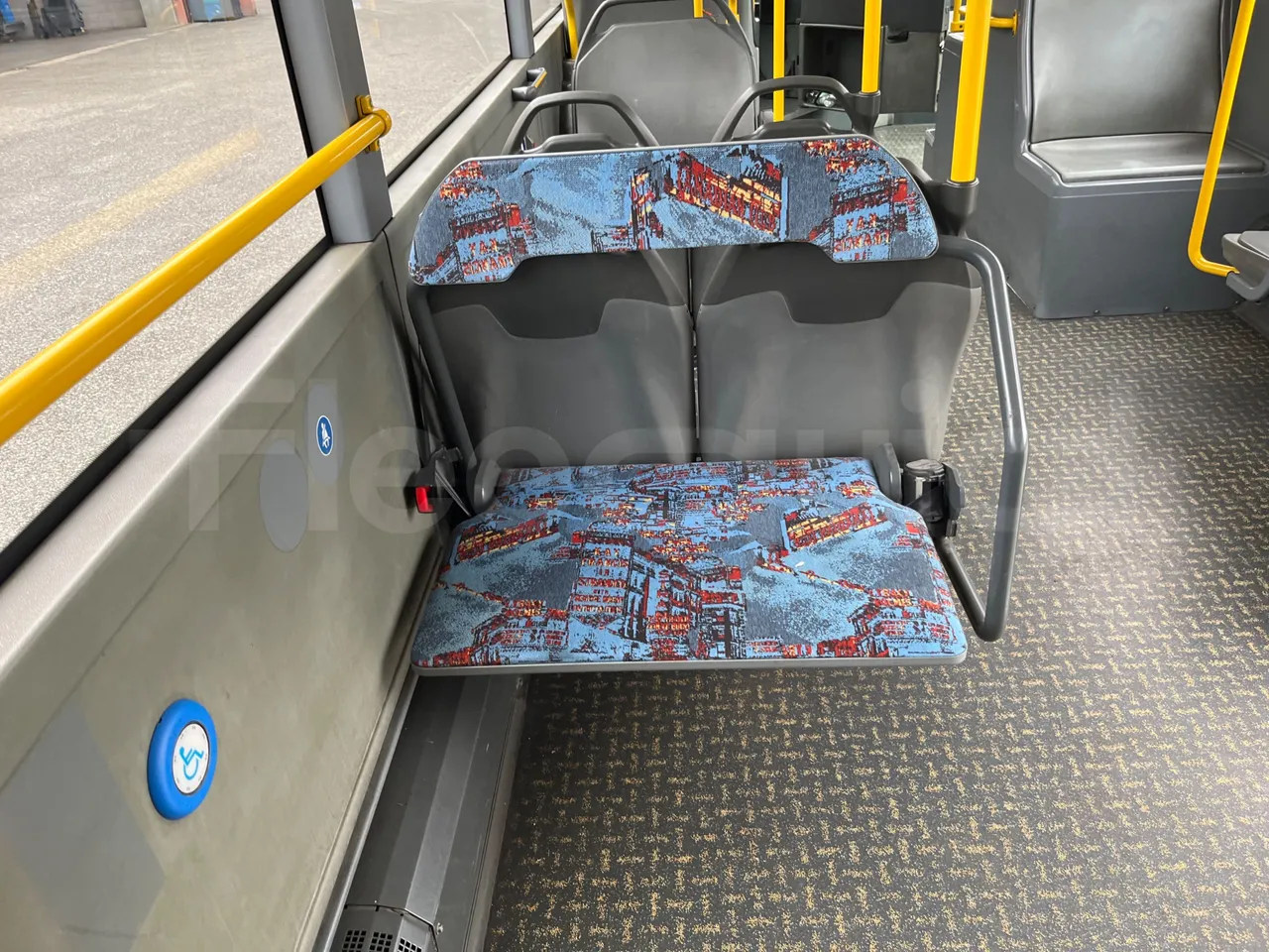 Mercedes-Benz O 530 5303/P - Euro 5 - 210 kW - 11.950 mt - folding seat photo