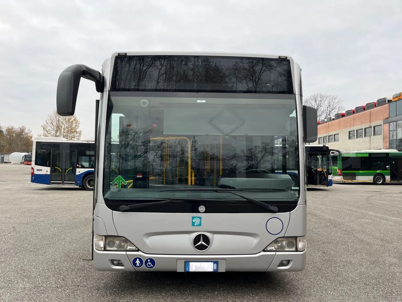 Mercedes-Benz O 530 5303/P - Euro 5 - 210 kW - 11.950 mt - front photo