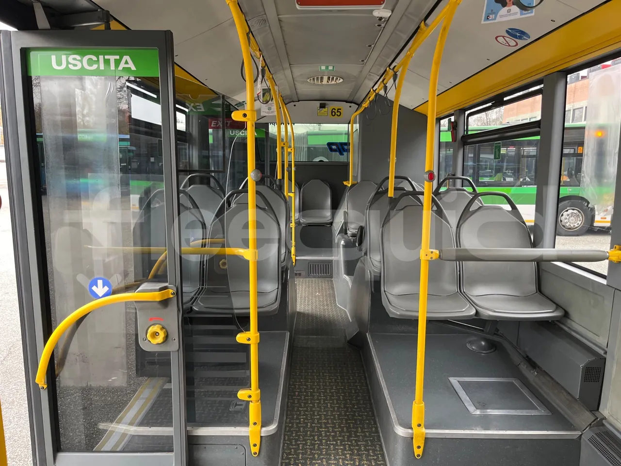 Mercedes-Benz O 530 5303/P - Euro 5 - 210 kW - 11.950 mt - reverse view middle aisle