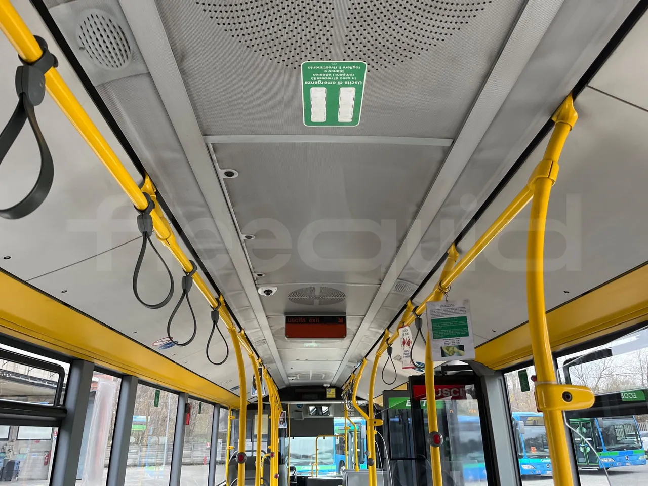 Mercedes-Benz O 530 5303/P - Euro 5 - 210 kW - 11.950 mt - overhead compartments photo