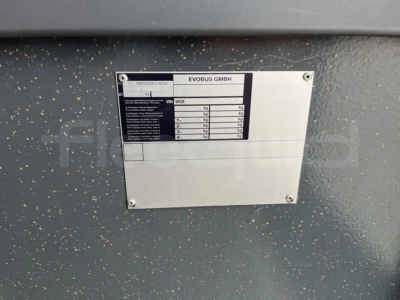 Mercedes-Benz O 530 5303/P - Euro 5 - 210 kW - 11.950 mt - vehicle plate photo