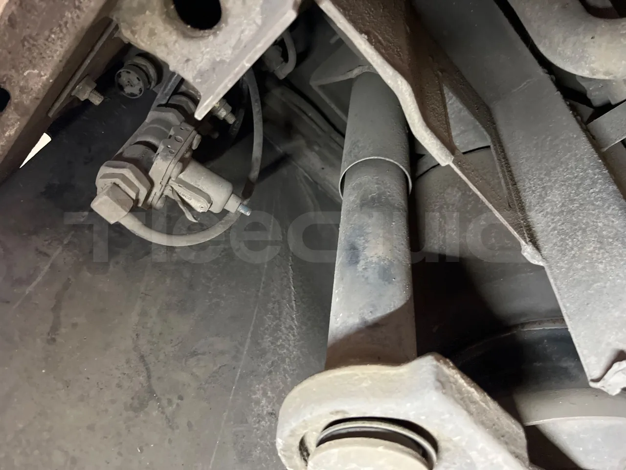 Mercedes-Benz O 530 5303/P - Euro 5 - 210 kW - 11.950 mt - axle 2 shock absorbers 2 left