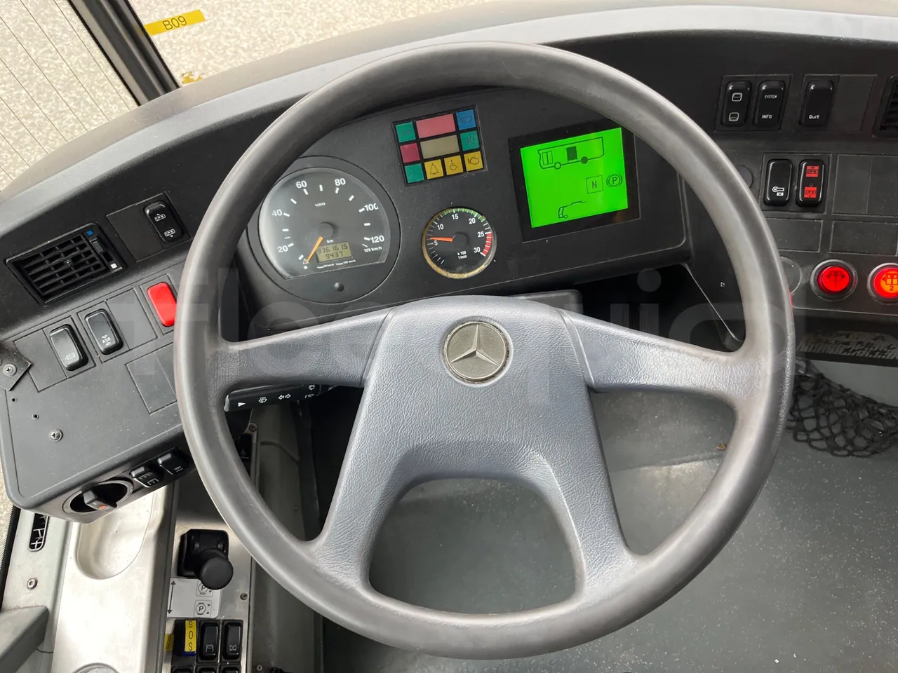 Mercedes-Benz O 530 5303/P - Euro 5 - 210 kW - 11.950 mt - steering wheel photo