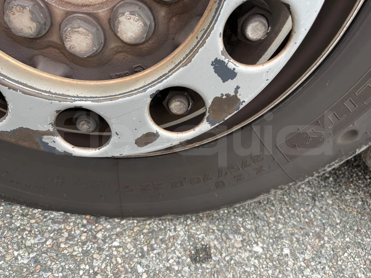 Mercedes-Benz O 530 5303/P - Euro 5 - 210 kW - 11.950 mt - front left tire measurements