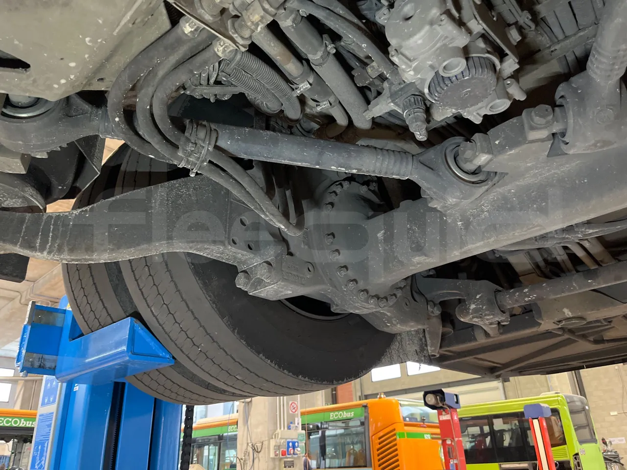 Mercedes-Benz O 530 5303/P - Euro 5 - 210 kW - 11.950 mt - axle 3 right side