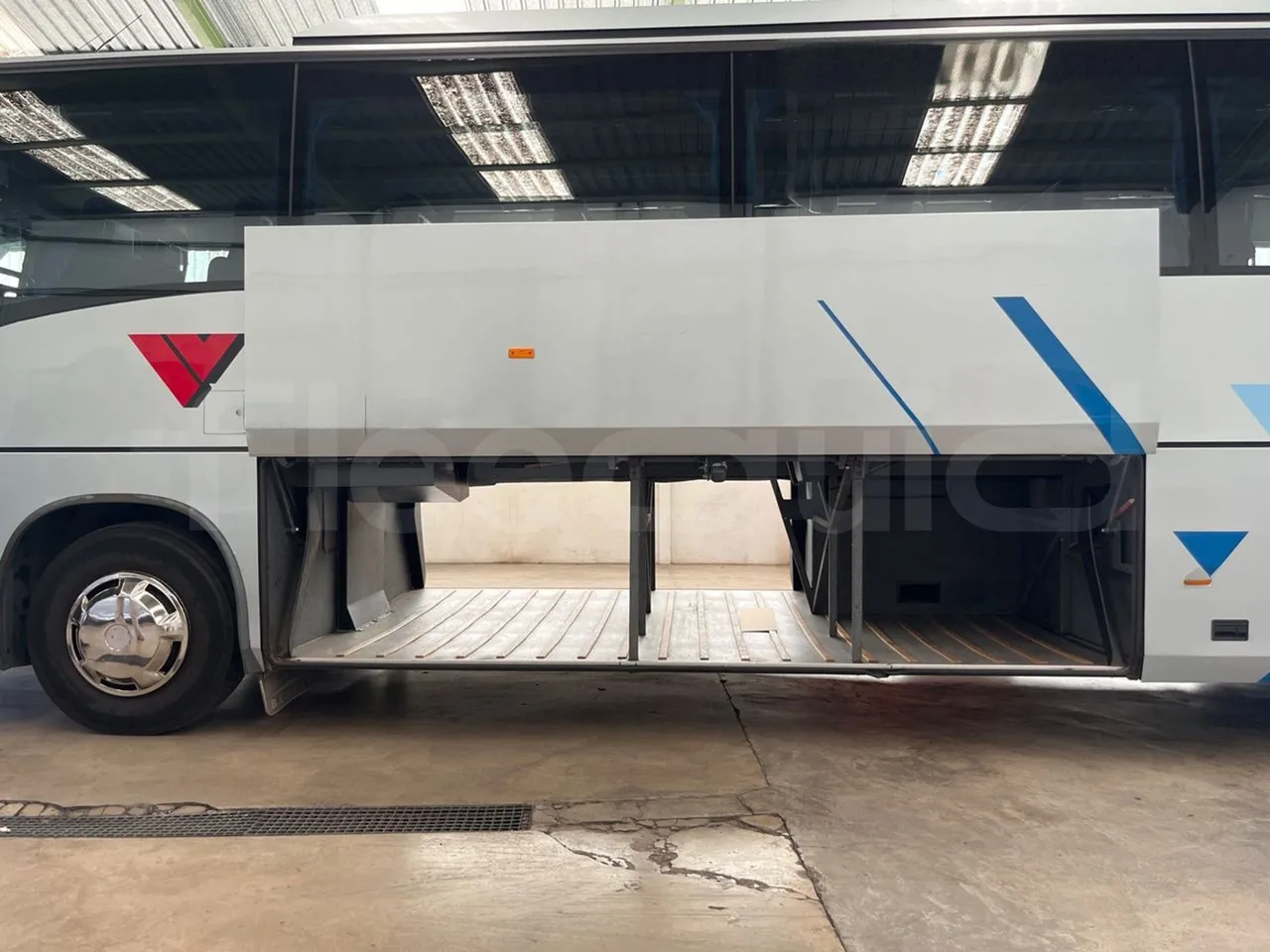 Man Ratio 18440-Ratio Stergo/ Euro 4 - 324 Kw - 12,720 Mt - luggage rack photo