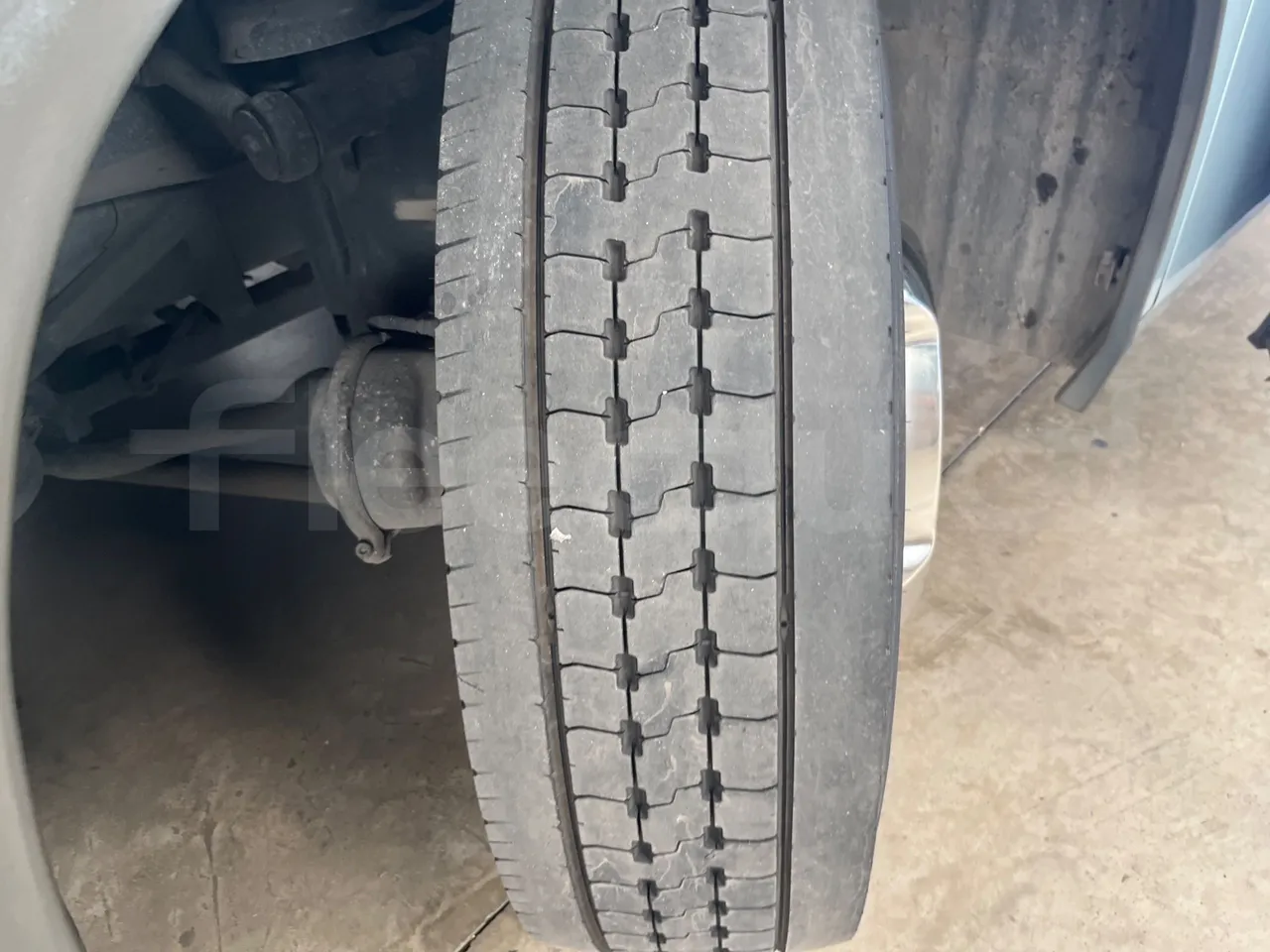 Man Ratio 18440-Ratio Stergo/ Euro 4 - 324 Kw - 12,720 Mt - tread condition front tires right