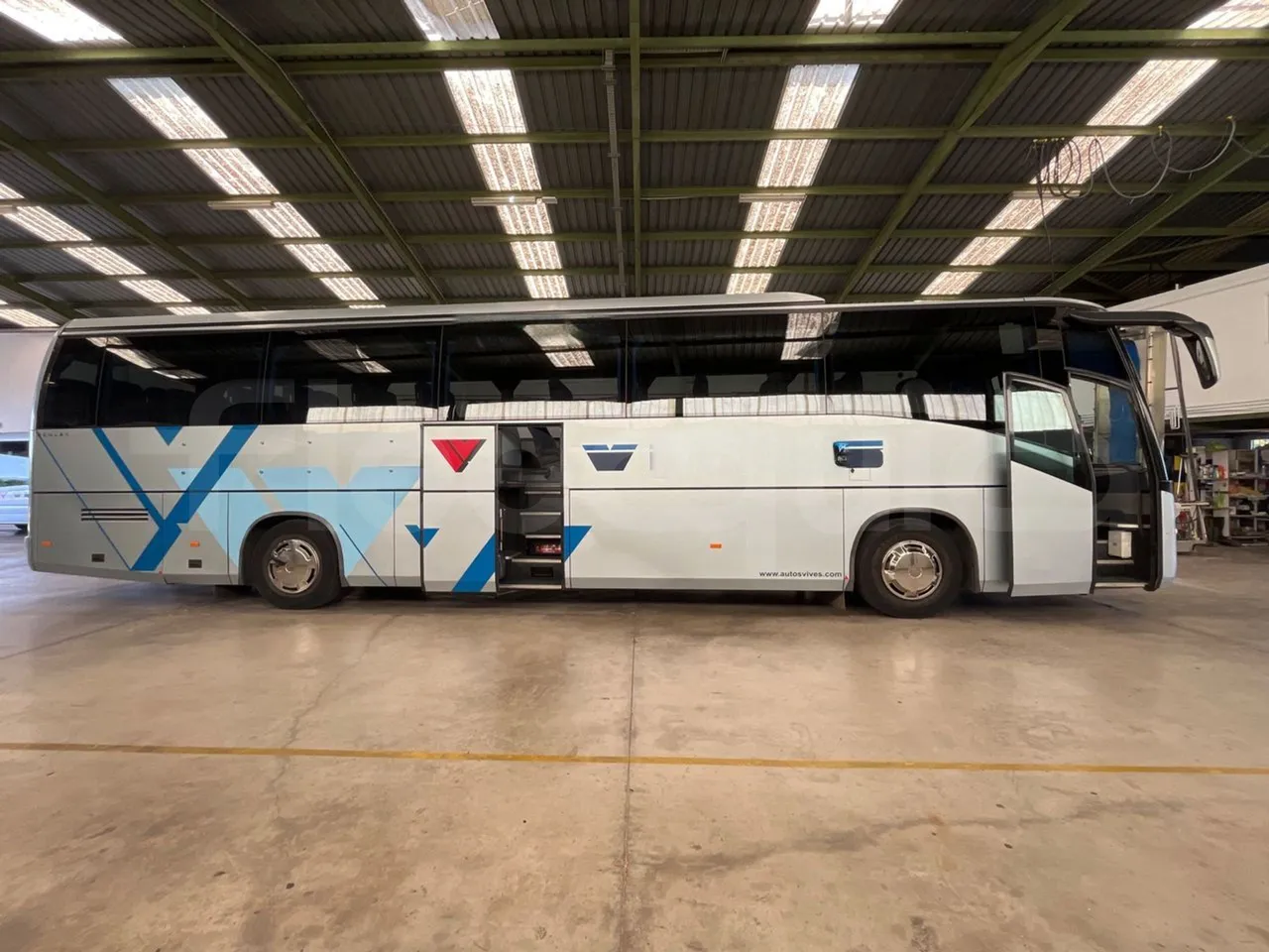 Man Ratio 18440-Ratio Stergo/ Euro 4 - 324 Kw - 12,720 Mt - right side doors open
