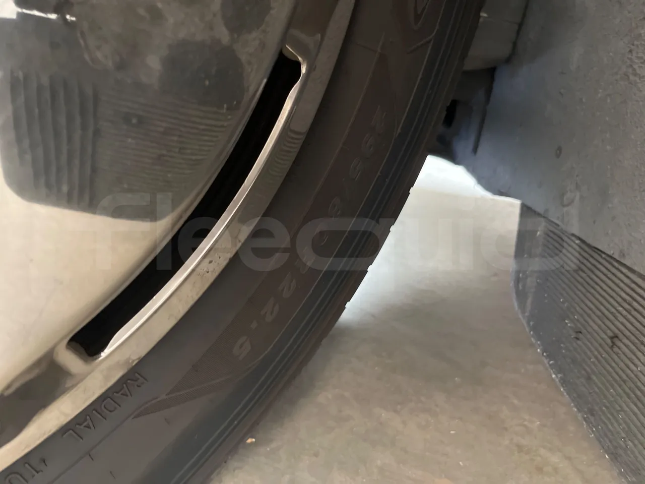 Man Ratio 18440-Ratio Stergo/ Euro 4 - 324 Kw - 12,720 Mt - front left tire measurements