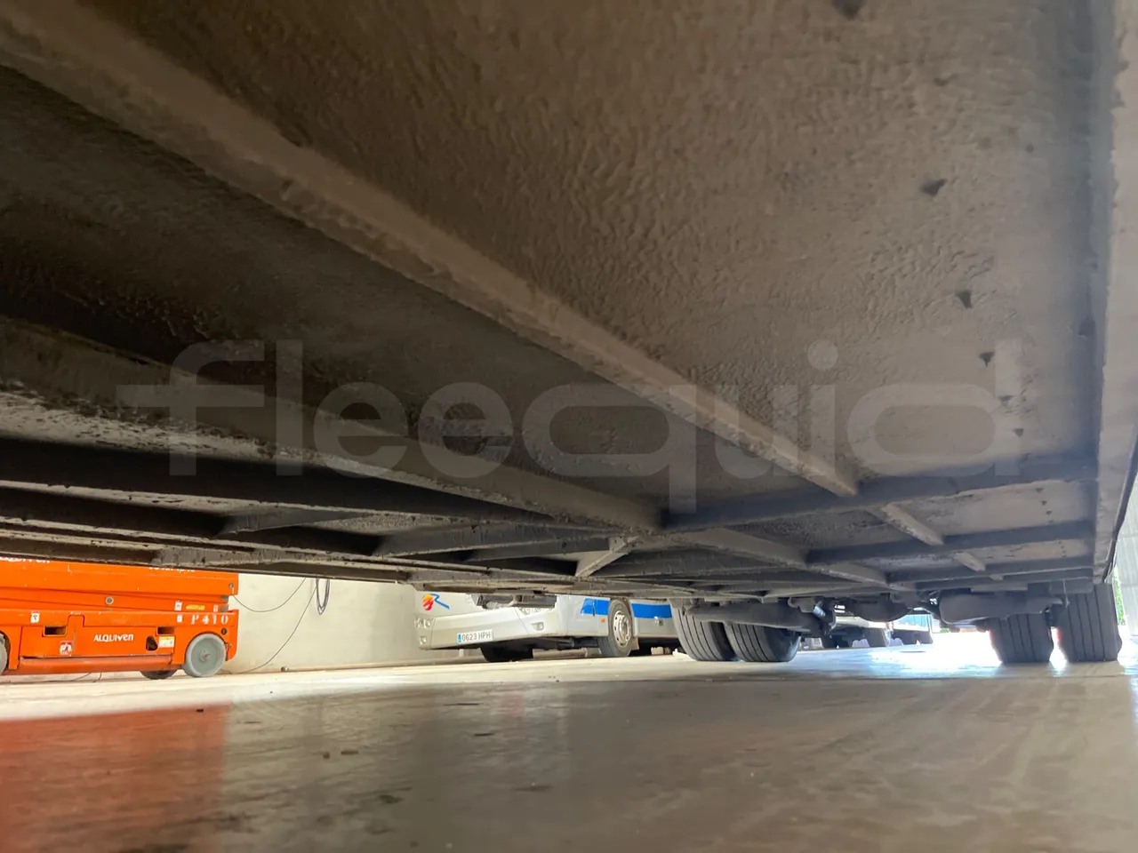 Man Ratio 18440-Ratio Stergo/ Euro 4 - 324 Kw - 12,720 Mt - central undercarriage photo