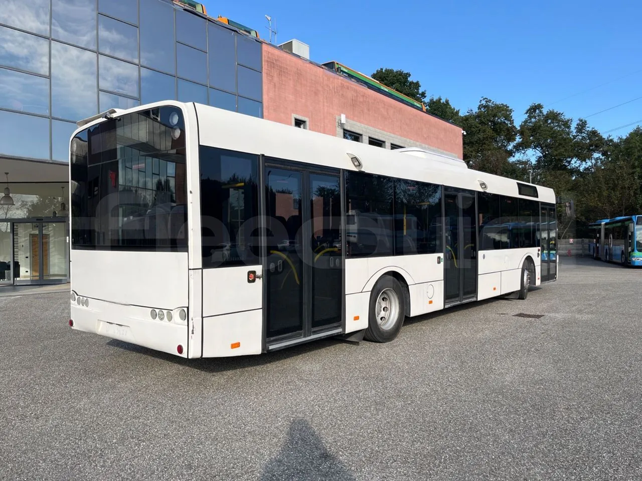 Solaris Urbino 12 -EUR5 - 231kW - 12m - 3/4 right rear doors closed