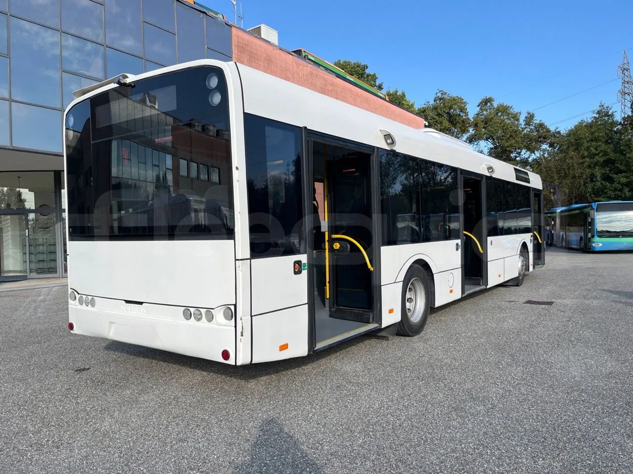 Solaris Urbino 12 -EUR5 - 231kW - 12m - 3/4 right rear doors open