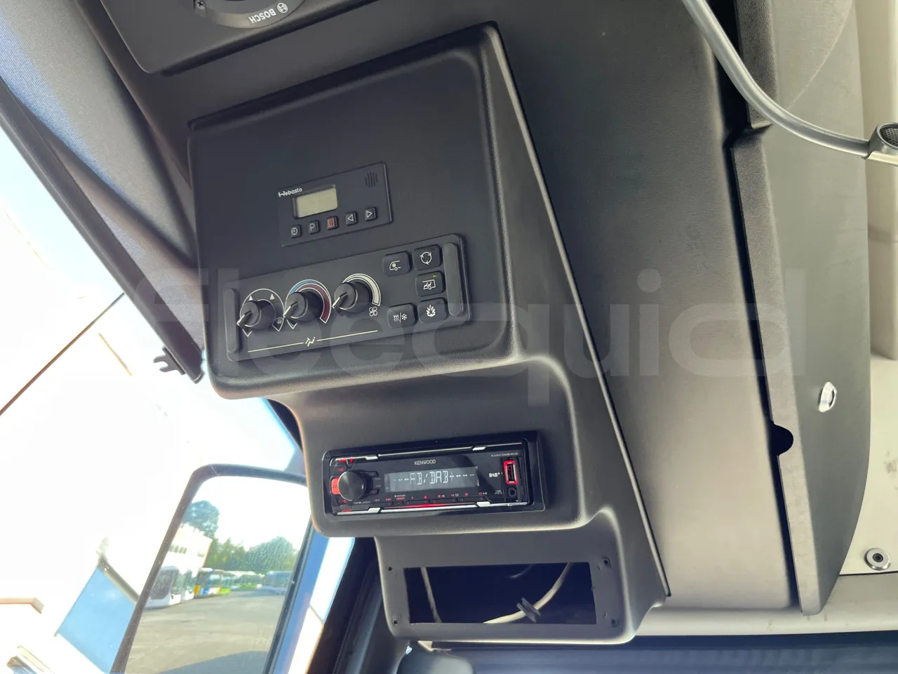 Solaris Urbino 12 -EUR5 - 231kW - 12m - radio accessories photo