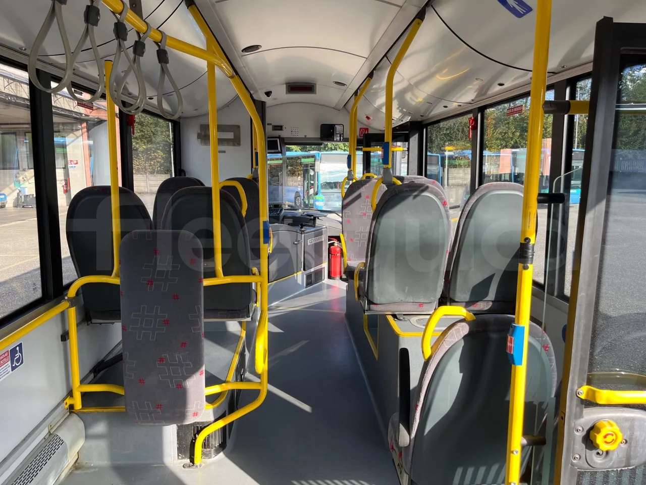 Solaris Urbino 12 -EUR5 - 231kW - 12m - forward view middle aisle