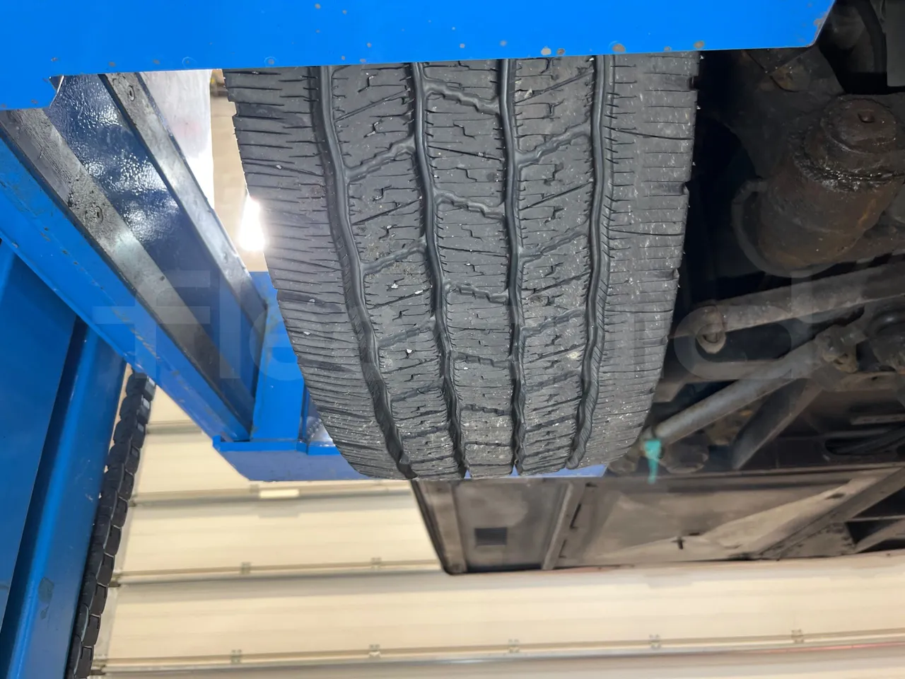 Solaris Urbino 12 -EUR5 - 231kW - 12m - tread condition front tires left