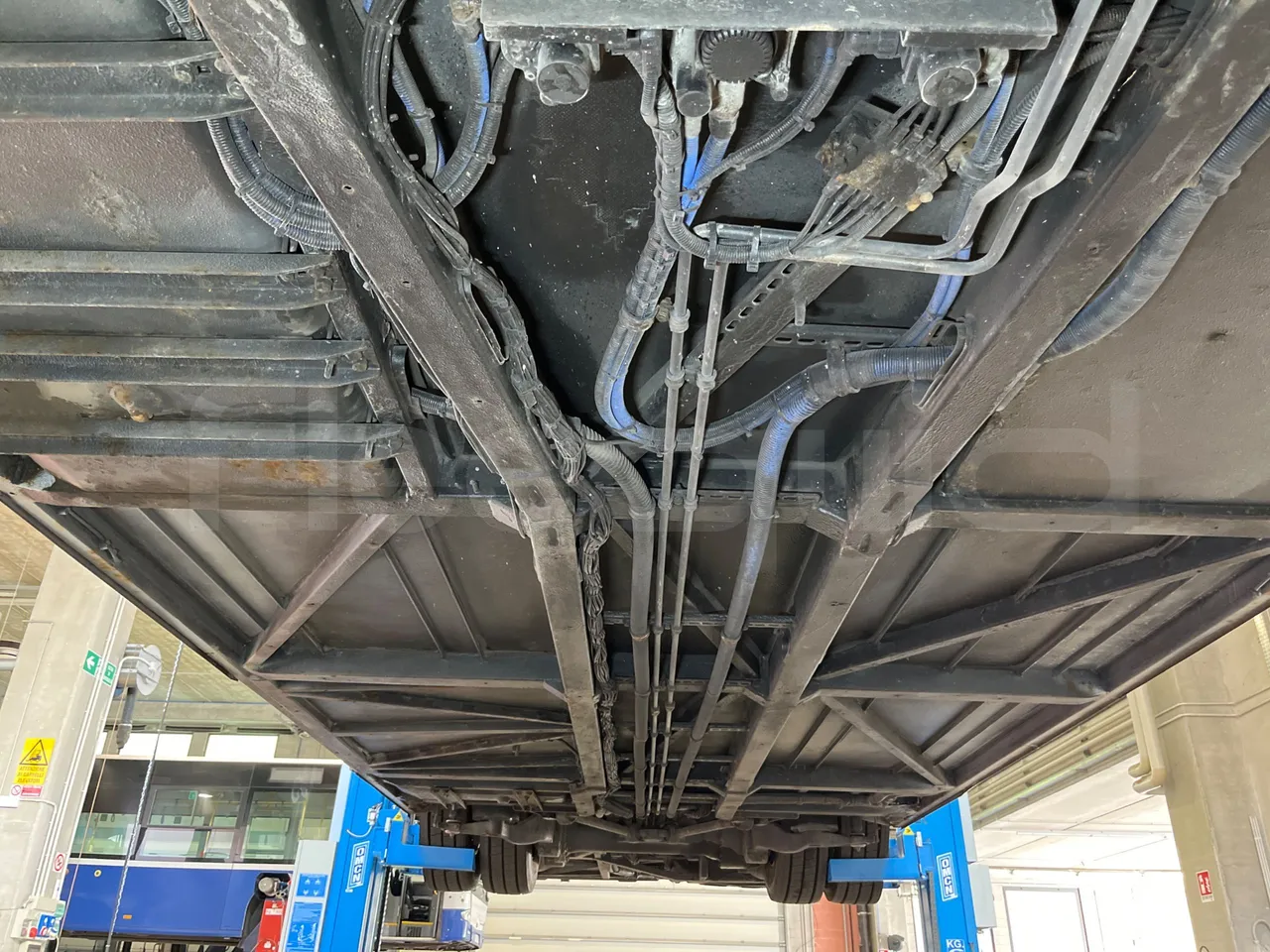 Solaris Urbino 12 -EUR5 - 231kW - 12m - central undercarriage photo