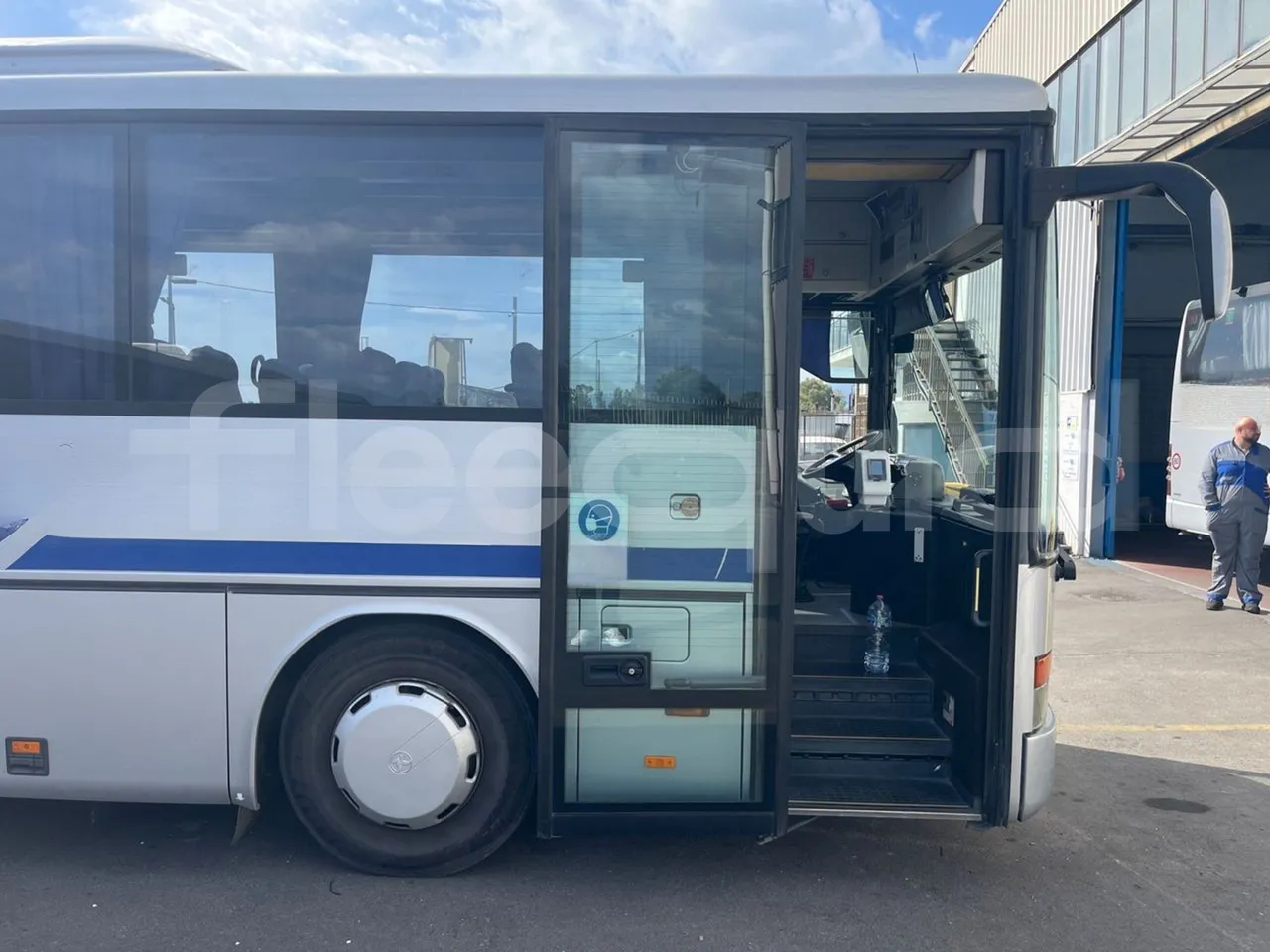 Setra S315 UL/ Euro 3 - 260 Kw - 12 Mt - front door 1 open