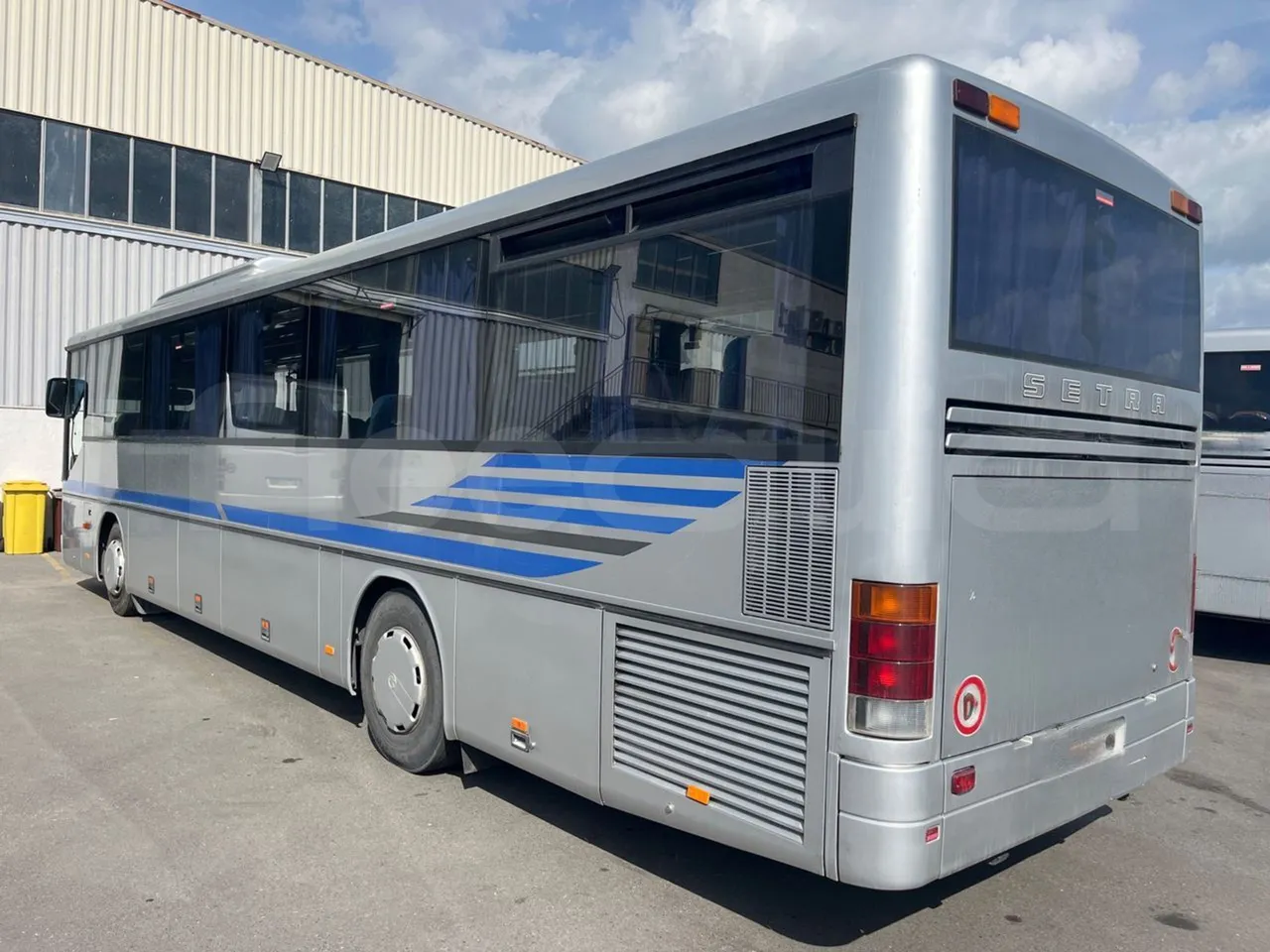 Setra S315 UL/ Euro 3 - 260 Kw - 12 Mt - 3/4 left rear side