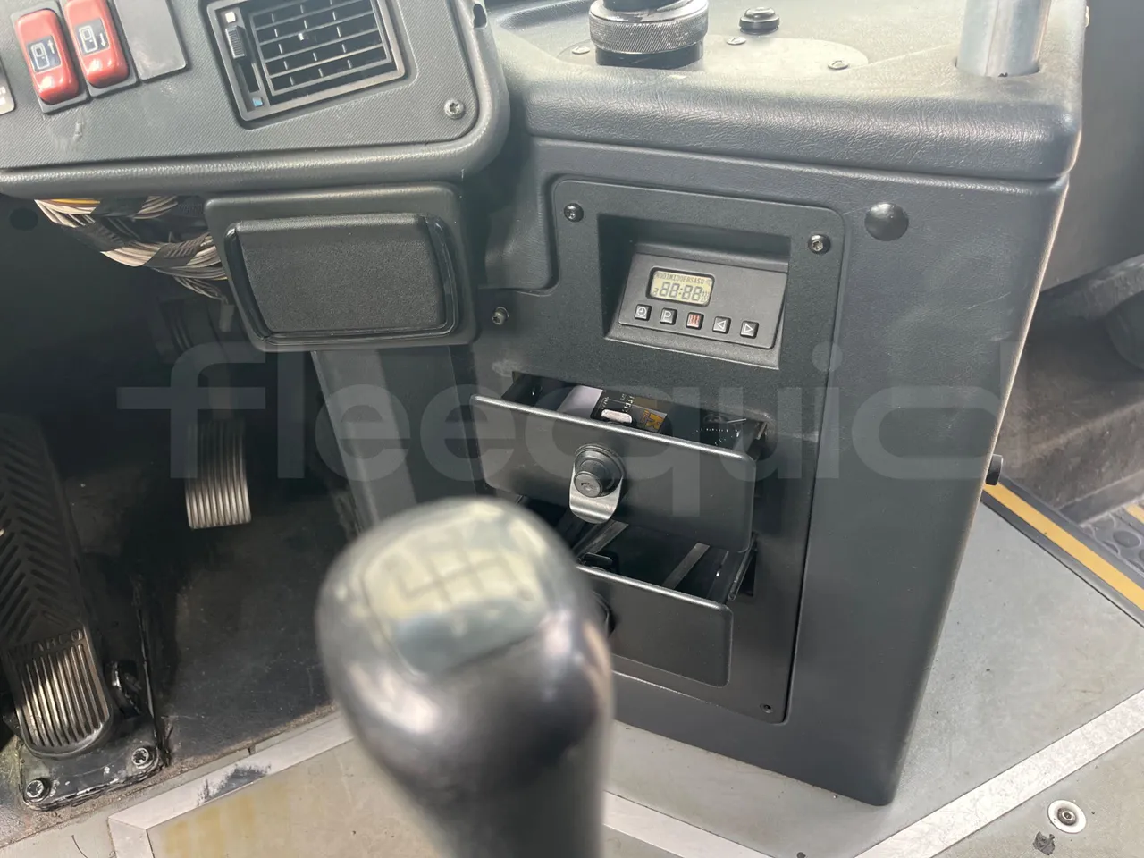 Setra S315 UL/ Euro 3 - 260 Kw - 12 Mt - radio accessories photo