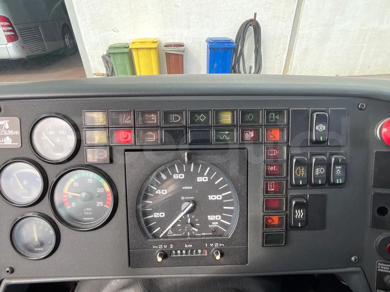 Setra S315 UL/ Euro 3 - 260 Kw - 12 Mt - dashboard lights on