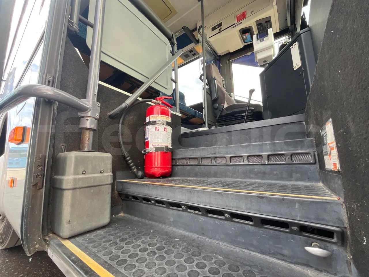 Setra S315 UL/ Euro 3 - 260 Kw - 12 Mt - door mechanism photo