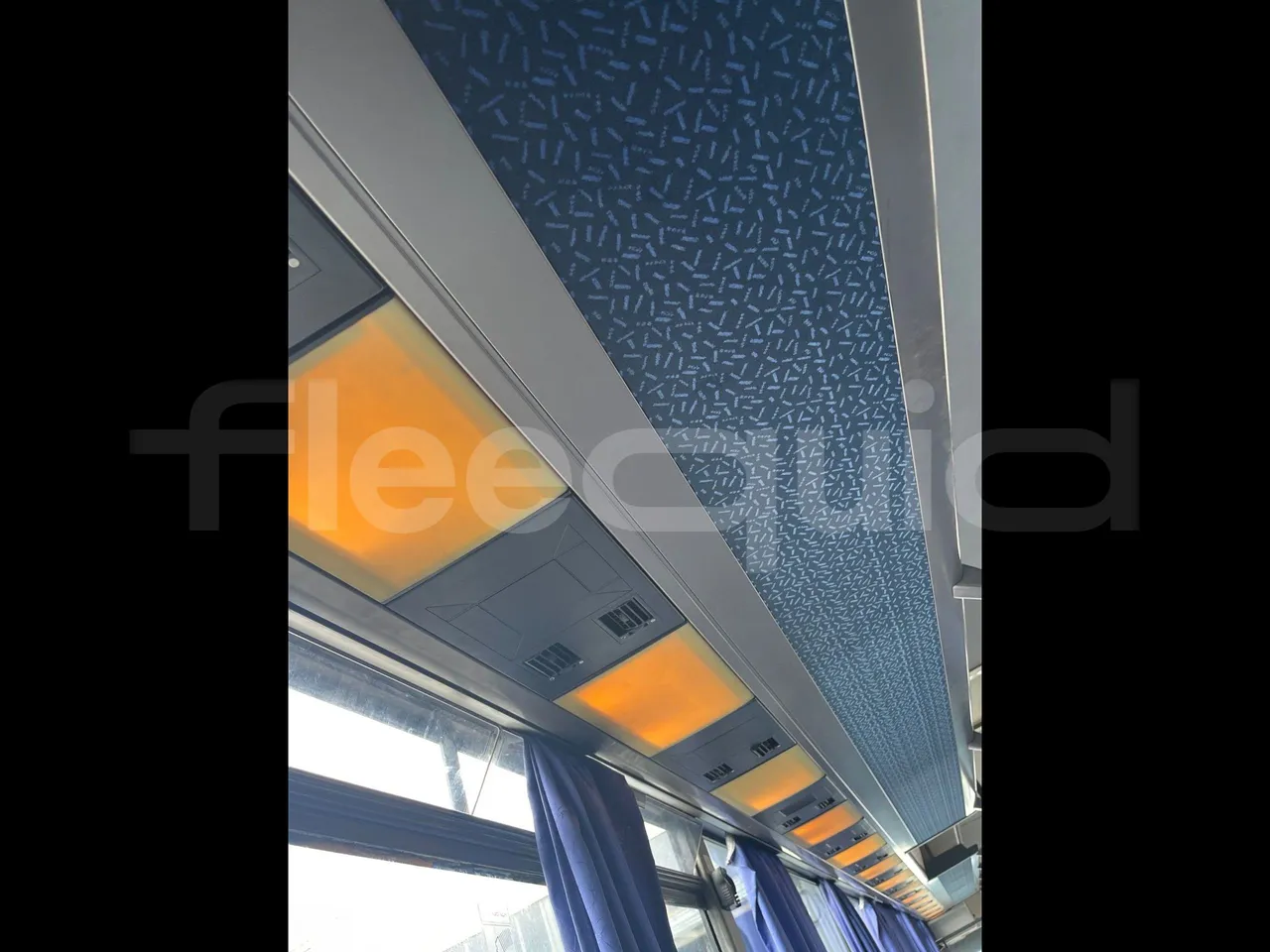 Setra S315 UL/ Euro 3 - 260 Kw - 12 Mt - external compartments photo