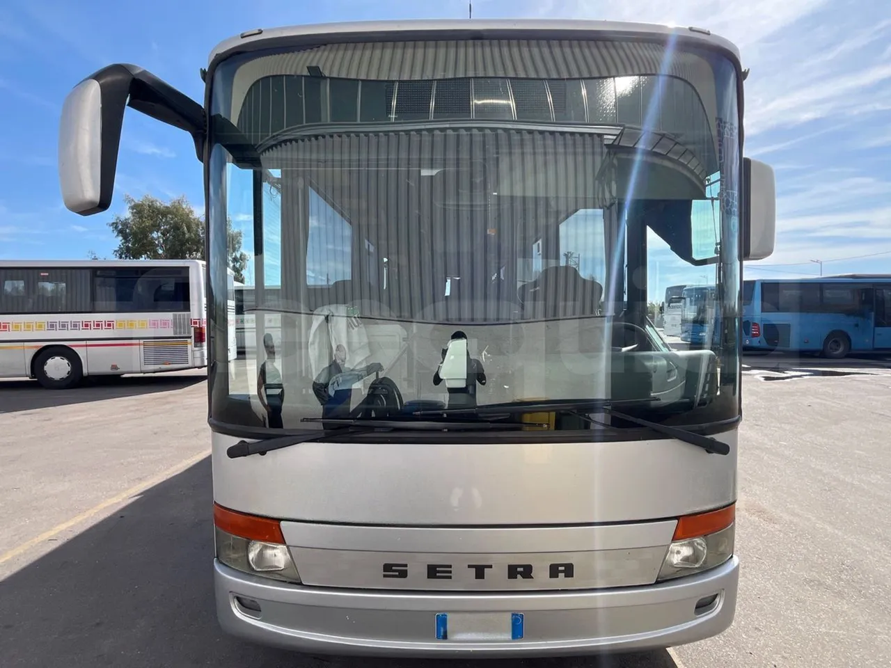 Setra S315 UL/ Euro 3 - 260 Kw - 12 Mt - front photo