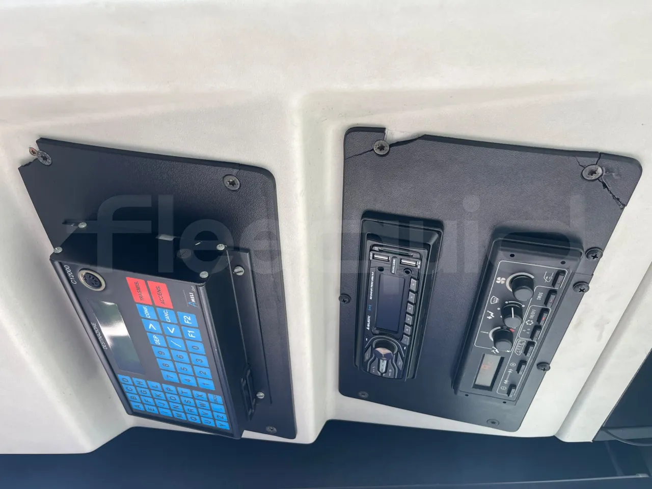 Setra S315 UL/ Euro 3 - 260 Kw - 12 Mt - handrails photo