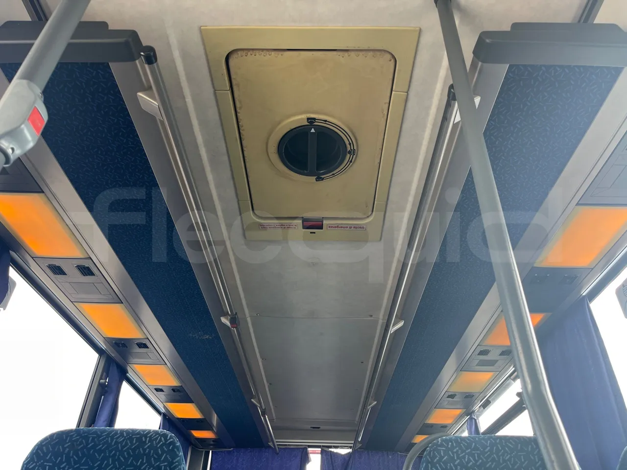 Setra S315 UL/ Euro 3 - 260 Kw - 12 Mt - roof hatch 1