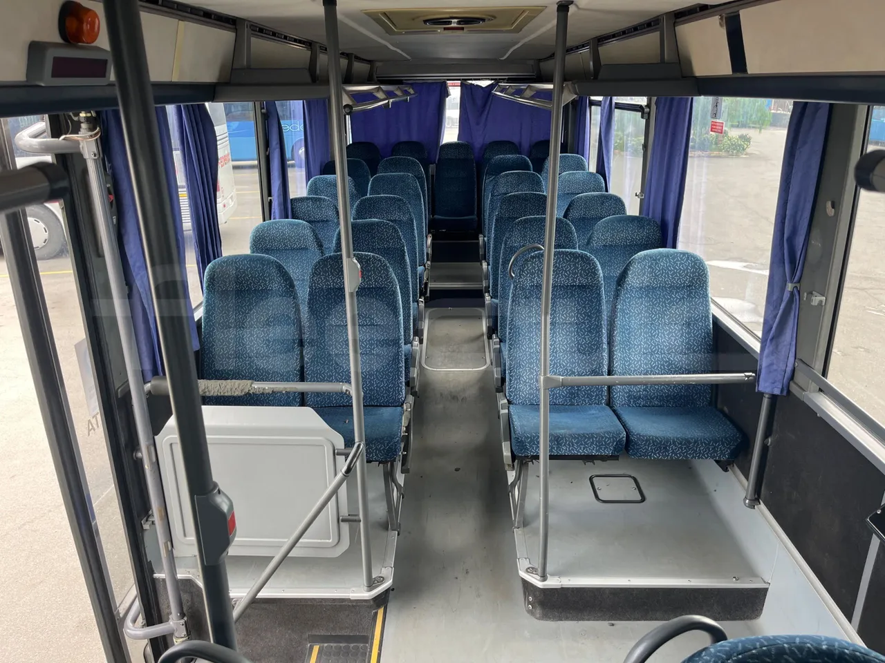 Setra S315 UL/ Euro 3 - 260 Kw - 12 Mt - reverse view middle aisle