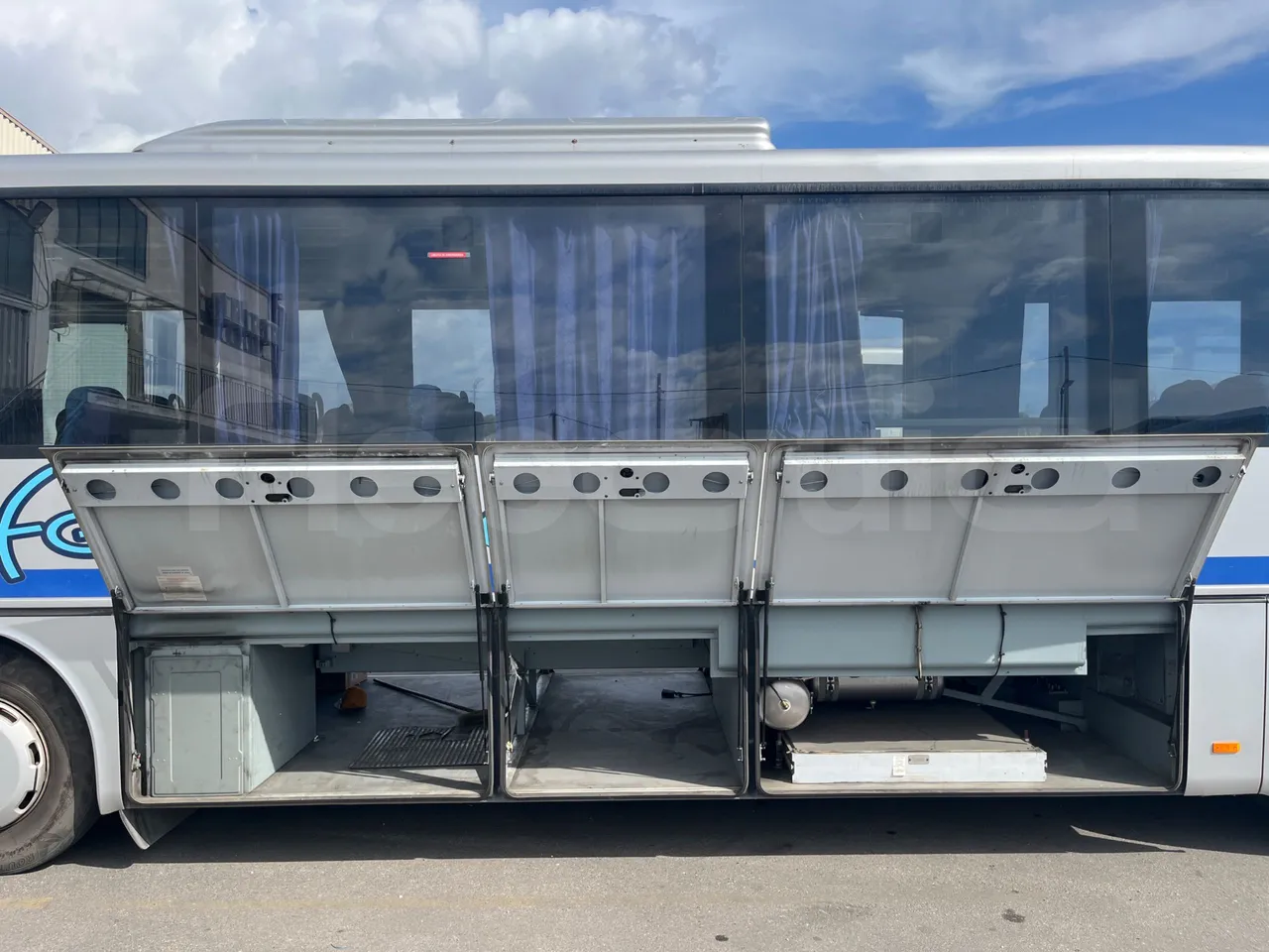 Setra S315 UL/ Euro 3 - 260 Kw - 12 Mt - luggage rack photo