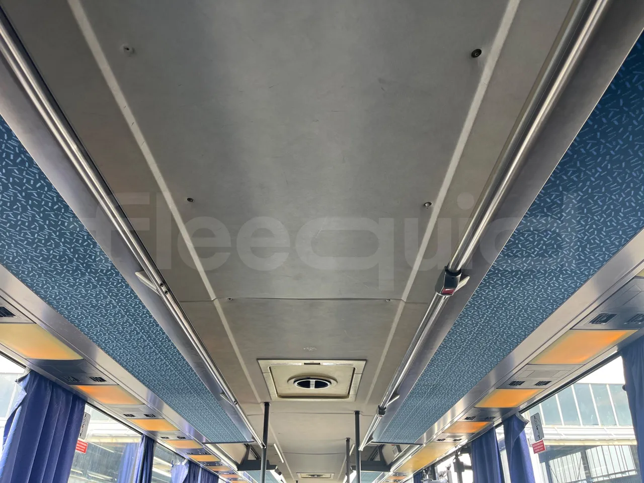 Setra S315 UL/ Euro 3 - 260 Kw - 12 Mt - overhead compartments photo