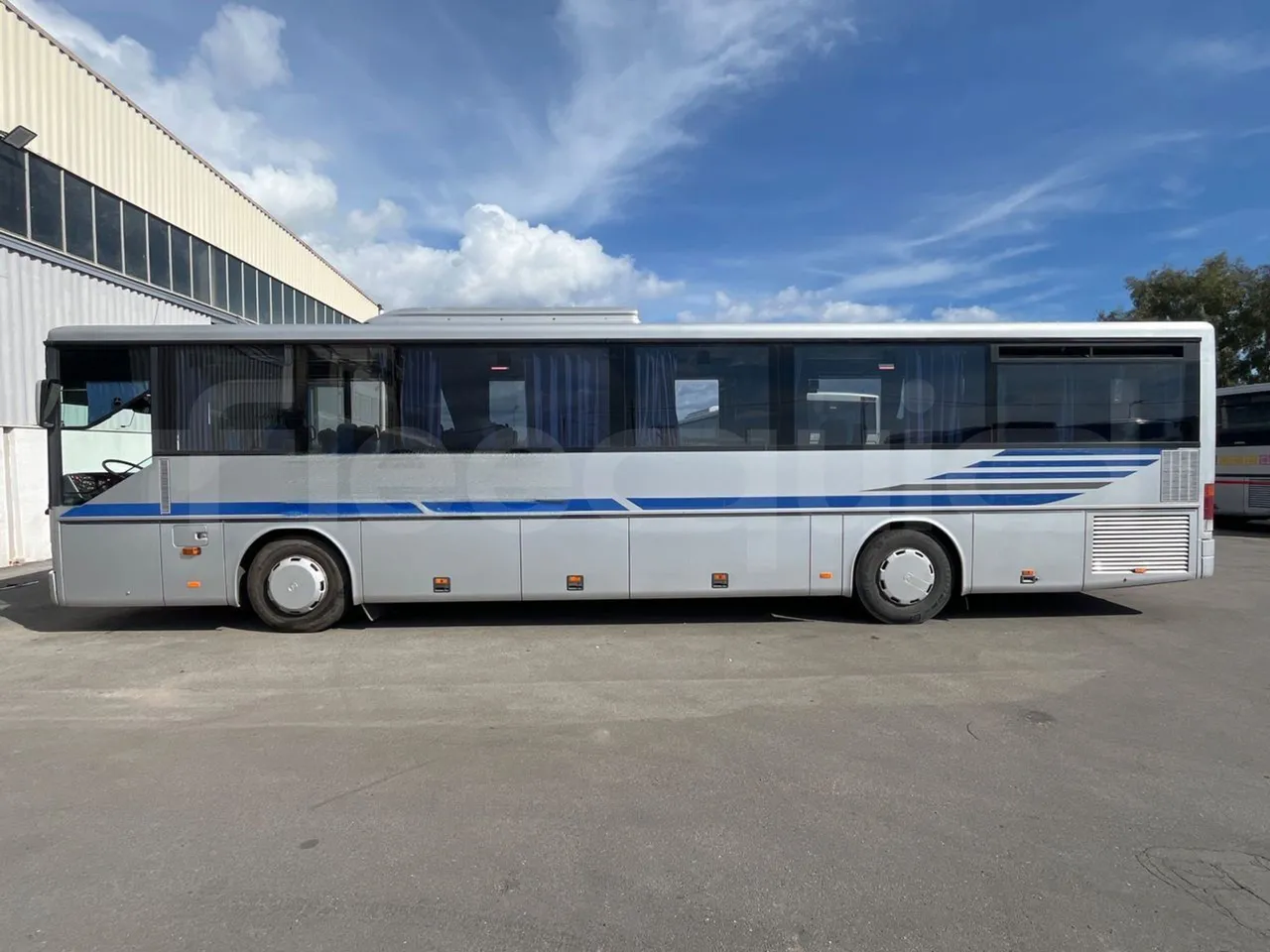 Setra S315 UL/ Euro 3 - 260 Kw - 12 Mt - left side photo