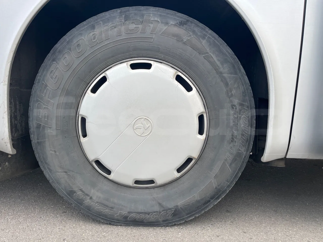 Setra S315 UL/ Euro 3 - 260 Kw - 12 Mt - rear left tire photo