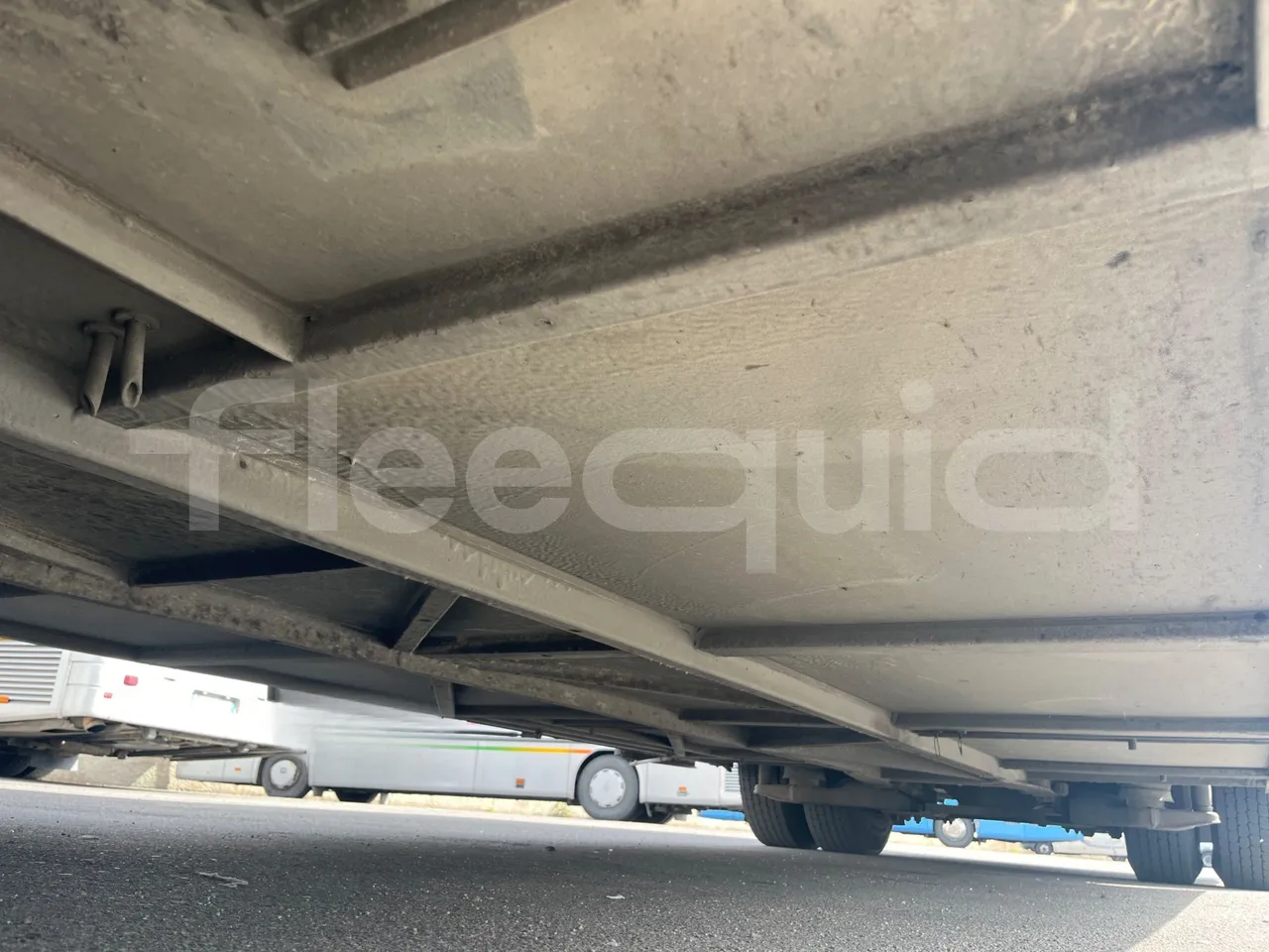 Setra S315 UL/ Euro 3 - 260 Kw - 12 Mt - central undercarriage photo