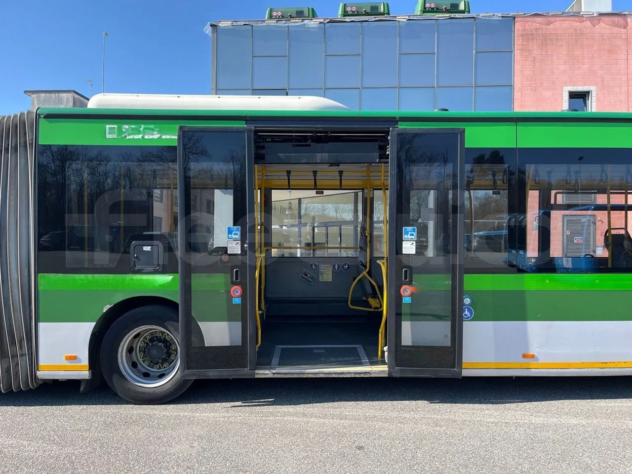 Mercedes-Benz Citaro G 0530 - Euro5 - 260kW - 17.940mt - front door 2 open