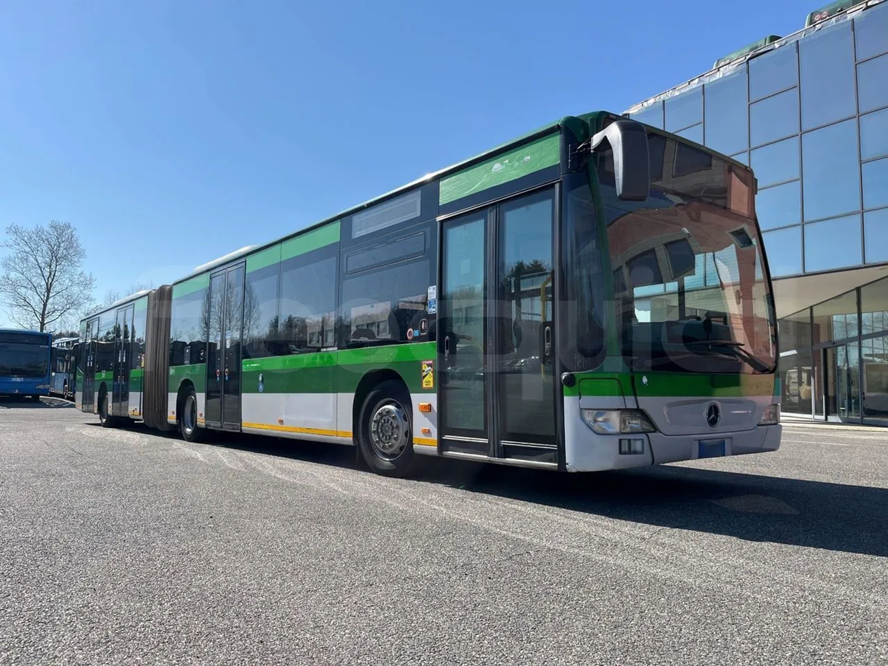 Mercedes-Benz Citaro G 0530 - Euro5 - 260kW - 17.940mt - 3/4 front right doors