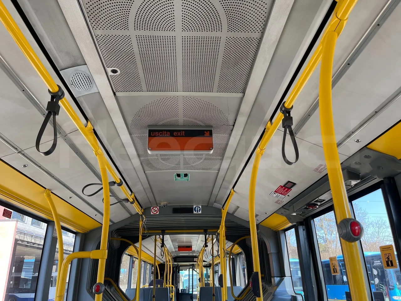 Mercedes-Benz Citaro G 0530 - Euro5 - 260kW - 17.940mt - overhead compartments photo