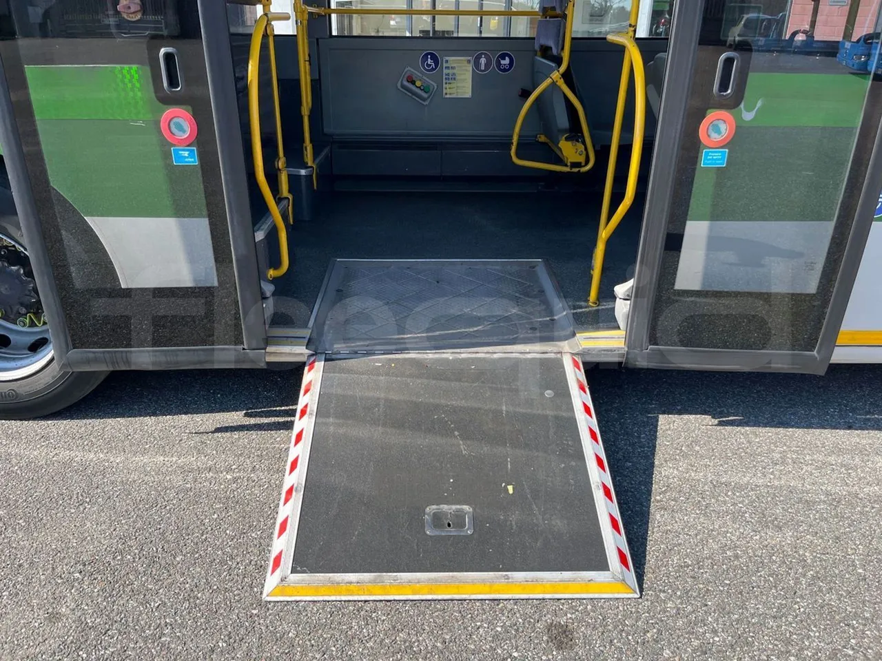 Mercedes-Benz Citaro G 0530 - Euro5 - 260kW - 17.940mt - platform open photo