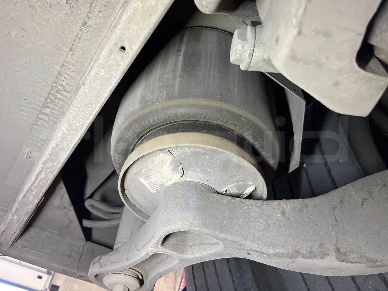 Mercedes-Benz Citaro G 0530 - Euro5 - 260kW - 17.940mt - axle 2 shock absorbers 2 left