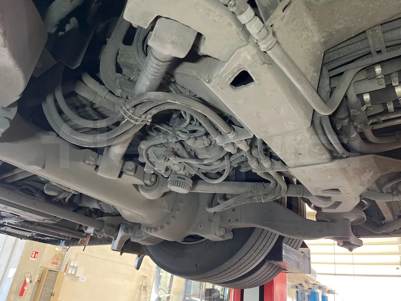 Mercedes-Benz Citaro G 0530 - Euro5 - 260kW - 17.940mt - axle 3 left side