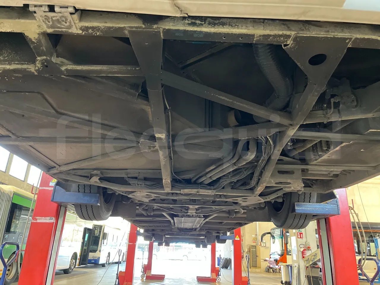Mercedes-Benz Citaro G 0530 - Euro5 - 260kW - 17.940mt - front undercarriage from front