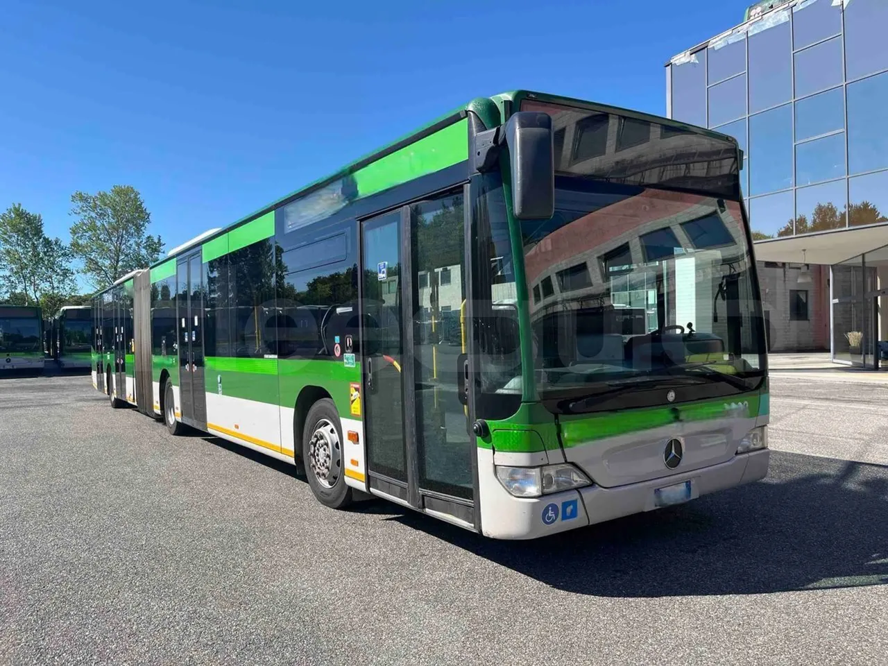 Mercedes-Benz Citaro G - 3/4 Front Right Side