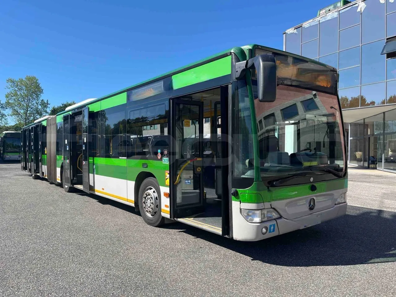 Mercedes-Benz Citaro G - 3/4 Front Right Side Doors Open