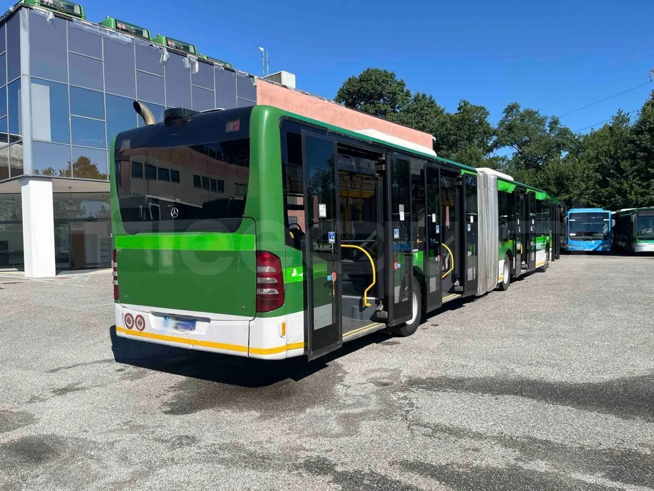 Mercedes-Benz Citaro G - 3/4 Rear Right Side Doors Open